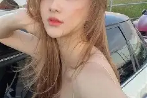 模特张曦雯脚踩高跟筒靴写真这腿真是极品霸气十足的御姐